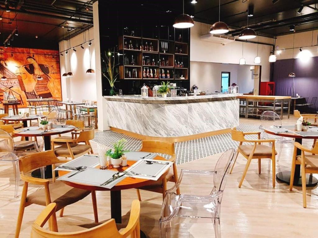 Surestay By Best Western Iconic Suvarnabhumi Bang Bo Exterior photo