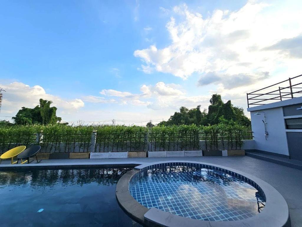 Surestay By Best Western Iconic Suvarnabhumi Bang Bo Exterior photo